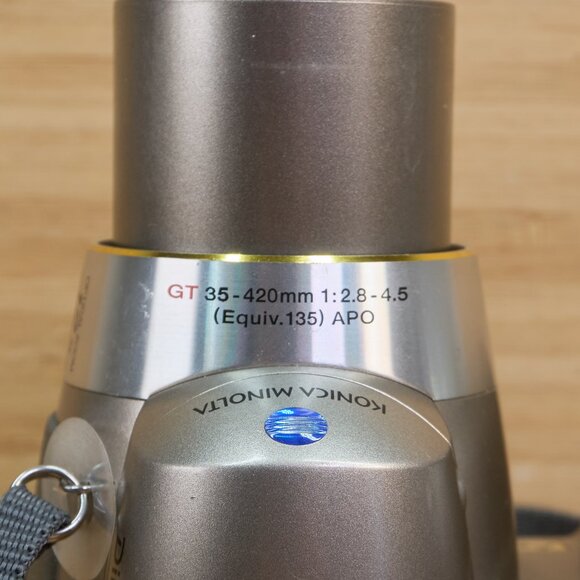 Konica Minolta DiMAGE Z6 Digital Camera / 6 MP / 12X Optical Zoom / Silver - Picture 6 of 8